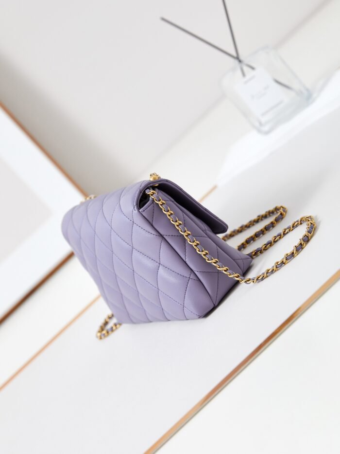 Chanel 10A Handbag Shoulder Bag Top Mirror Quality Version CHANEL AS5011 - Image 4