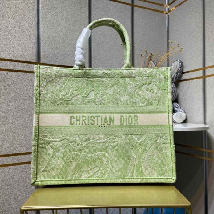 ⁦Dior Medium Book Tote Bag Handbag⁩ - الصورة ⁦5⁩