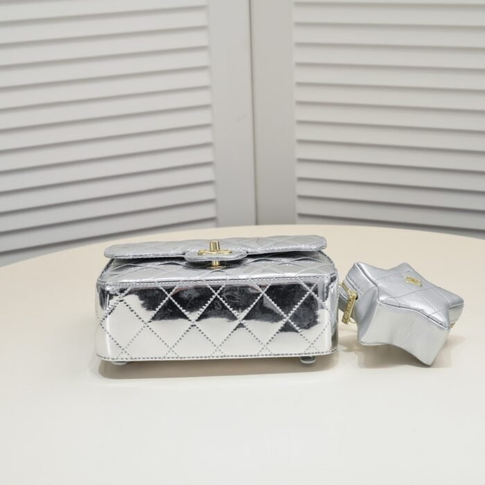 ⁦Chanel 24c CF Stars Bag Patent Leather Silver Shoulder Bag Handbag⁩ - الصورة ⁦4⁩