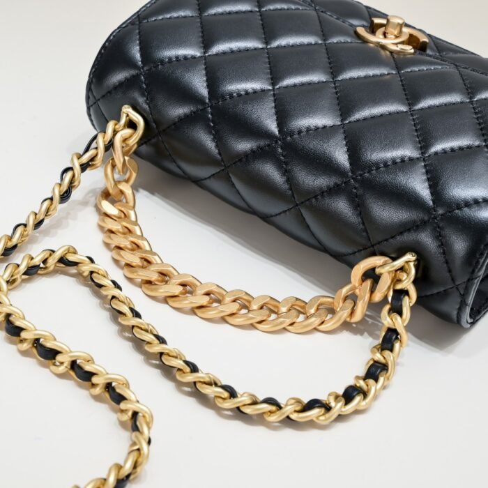 ⁦Chanel Soft Sheepskin Chain  Shoulder Bag Handbag⁩ - الصورة ⁦6⁩