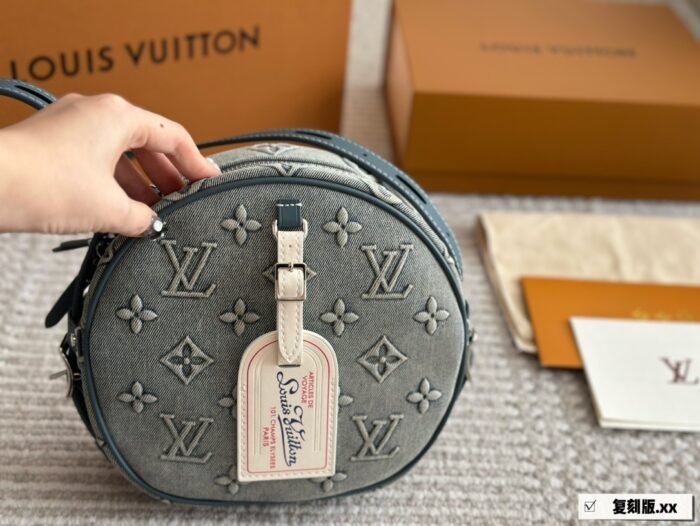 ⁦Louis Vuitton Denim Shoulder Bag Handbag⁩ - الصورة ⁦2⁩
