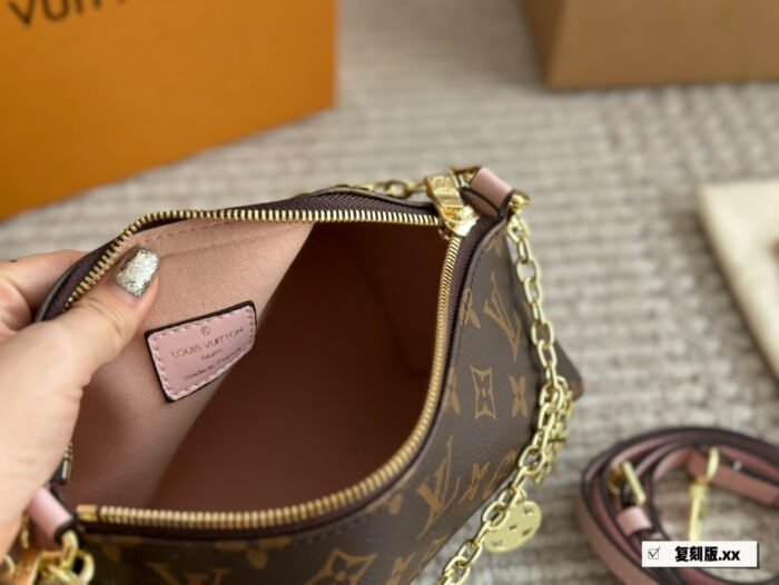 ⁦Louis Vuitton bloom pouch Shoulder Bag Handbag⁩ - الصورة ⁦9⁩