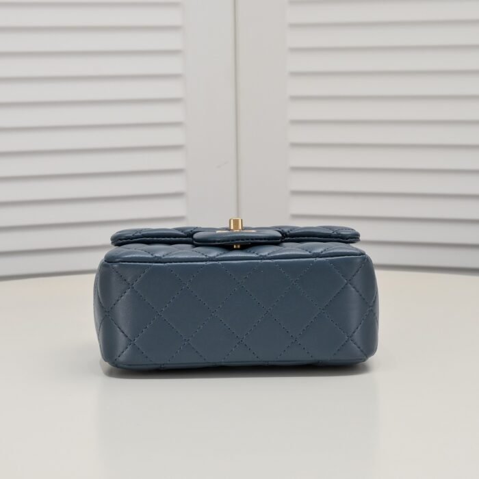 ⁦Chanel Cross Body Metal Ball Chain Shoulder Bag Handbag⁩ - الصورة ⁦4⁩