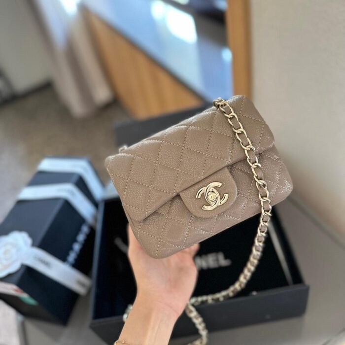 ⁦Chanel Flap Mini Bag in Square⁩ - الصورة ⁦8⁩