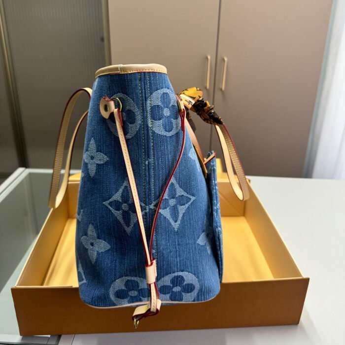 ⁦Louis Vuitton LV Denim Neverfull Shoulder Bag Handbag⁩ - الصورة ⁦5⁩