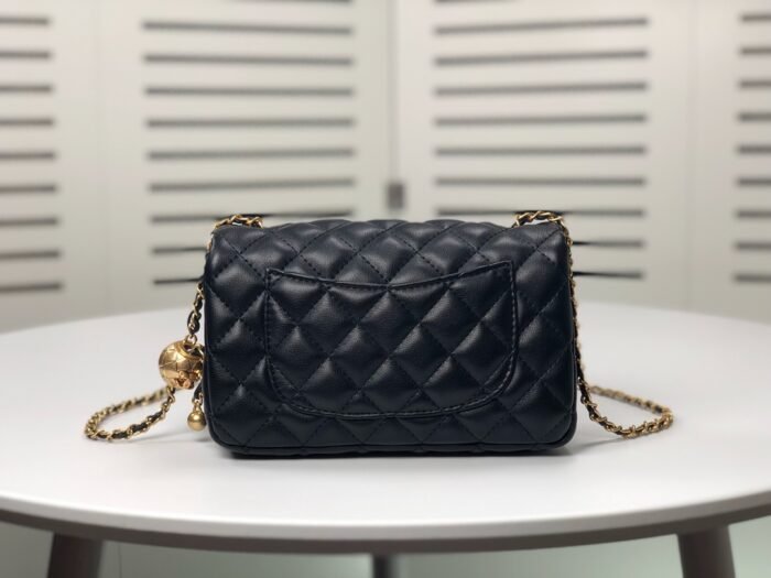 ⁦Chanel Cross Body Metal Ball Chain Shoulder Bag Handbag⁩ - الصورة ⁦3⁩