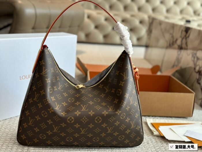 ⁦Louis Vuitton Slouchy MM Shoulder Bag Handbag⁩ - الصورة ⁦7⁩