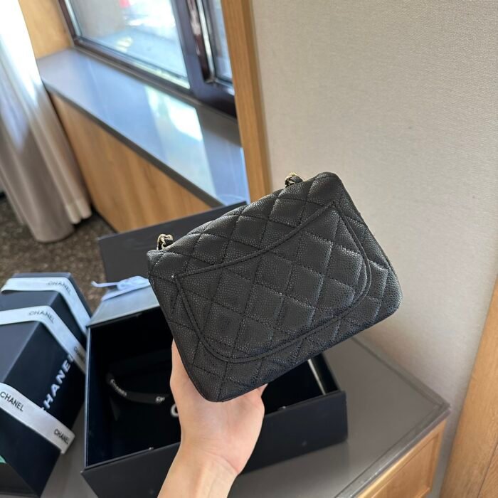 ⁦Chanel Flap Mini Bag in Square⁩ - الصورة ⁦7⁩