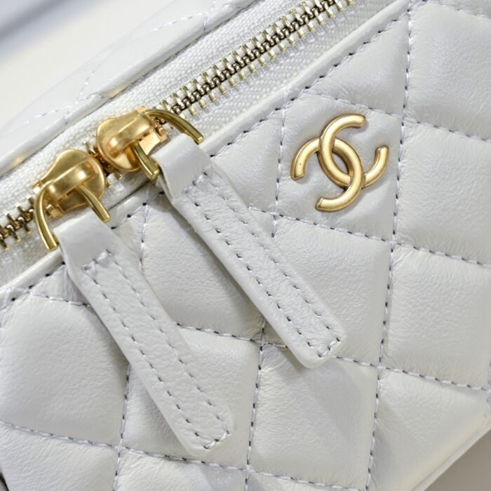 Chanel  Golden·Ball Makeup Box Bag  Shoulder Bag Handbag - Image 6