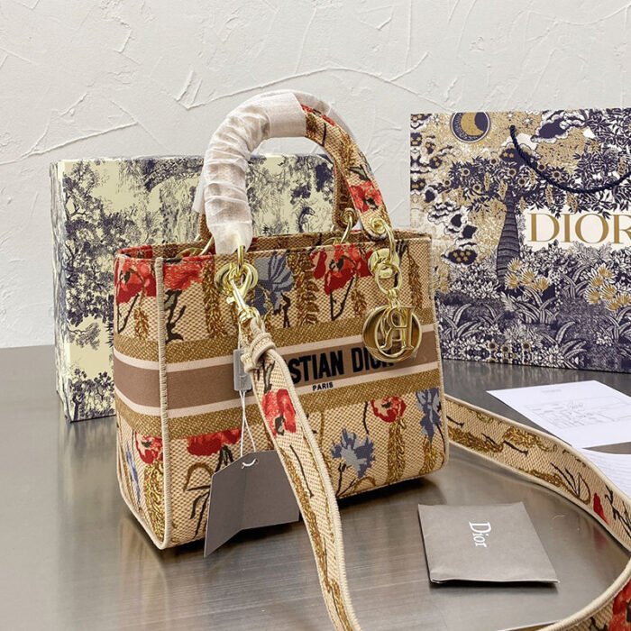 ⁦Dior The LADY D-LITE Bag⁩ - الصورة ⁦2⁩