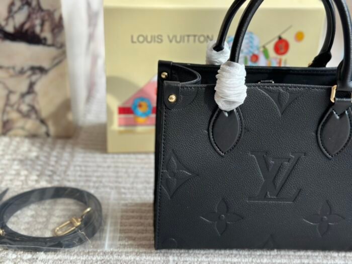 ⁦Louis Vuitton Onthego Shoulder Bag Handbag⁩ - الصورة ⁦4⁩