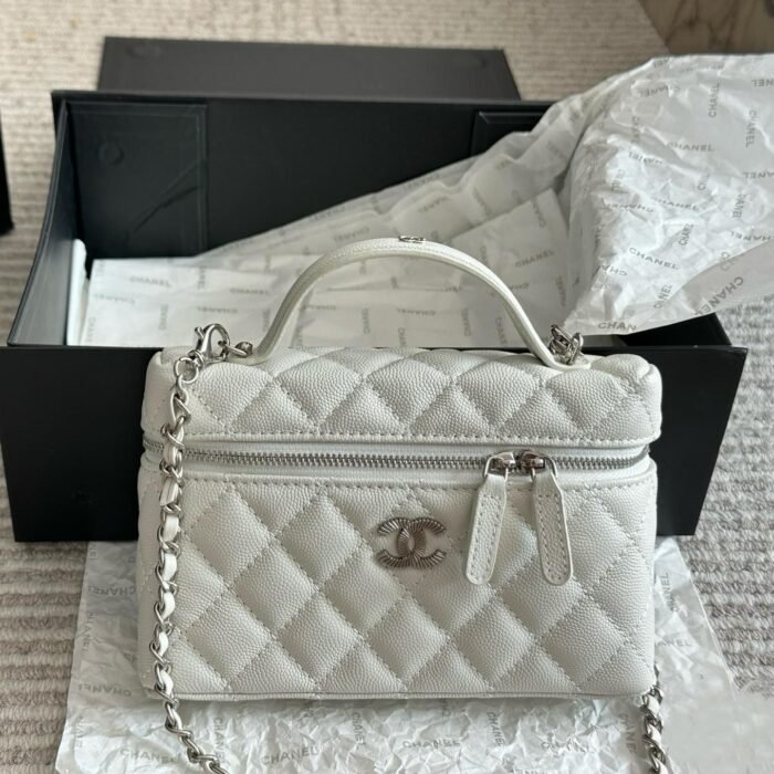 Chanel 25C Shoulder Satchel Handbag - Image 1