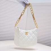 ⁦Chanel 23A Fringed Gold Chain Hobo Underarm Shoulder Bag Handbag⁩ - الصورة ⁦5⁩