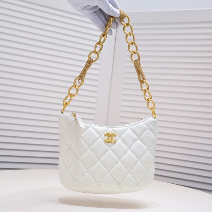 ⁦Chanel 23A Fringed Gold Chain Hobo Underarm Shoulder Bag Handbag⁩ - الصورة ⁦5⁩