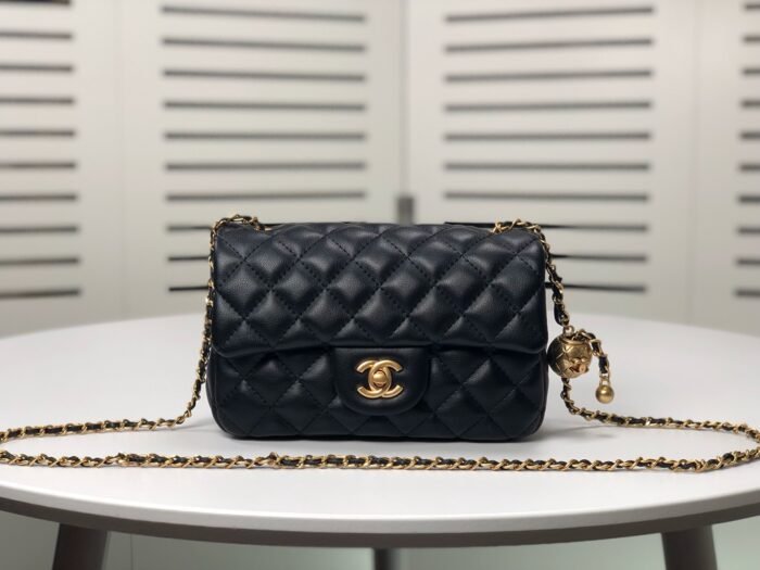⁦Chanel Cross Body Metal Ball Chain Shoulder Bag Handbag⁩ - الصورة ⁦1⁩