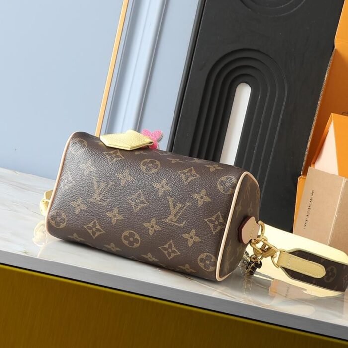 ⁦Louis Vuitton LV Speedy 18 Travelling Tote Shoulder Crossbody Bag⁩ - الصورة ⁦8⁩