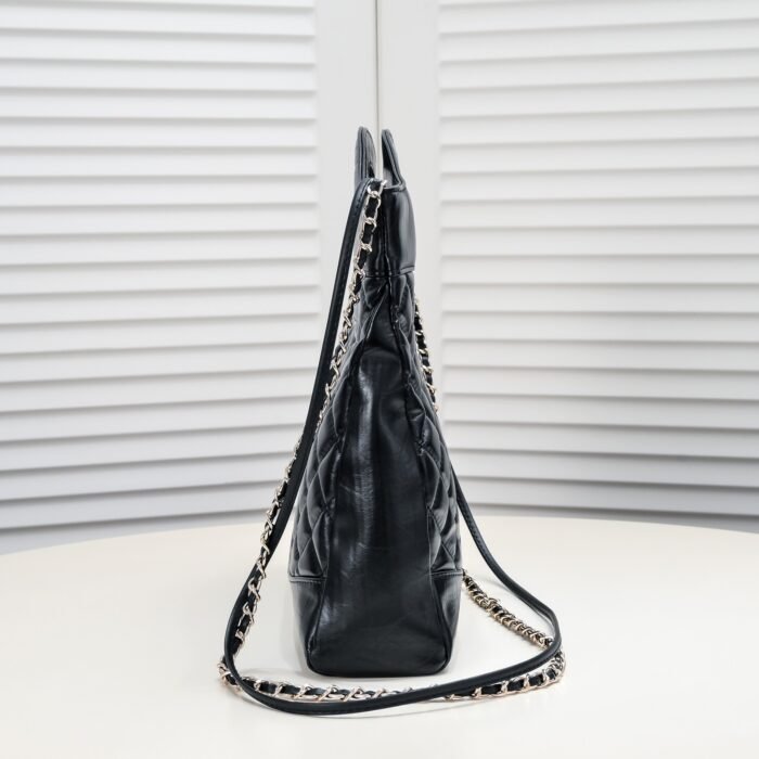 ⁦Chanel 23A 31bag Shoulder Bag Handbag⁩ - الصورة ⁦3⁩