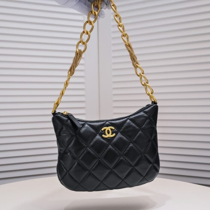 ⁦Chanel 23A Fringed Gold Chain Hobo Underarm Shoulder Bag Handbag⁩ - الصورة ⁦5⁩