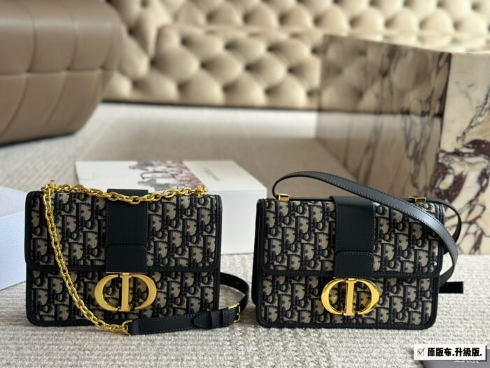 ⁦Dior Montaigne Shoulder Bag⁩ - الصورة ⁦1⁩