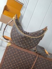 Louis Vuitton LV Loop Hobo Shoulder Bag 10A Quality