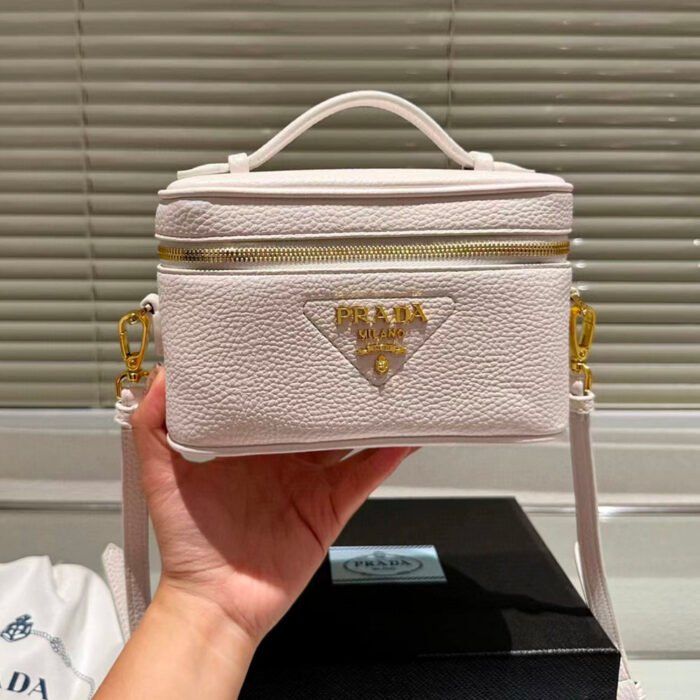 ⁦Prada Leather Makeup Bag Handbag⁩ - الصورة ⁦4⁩