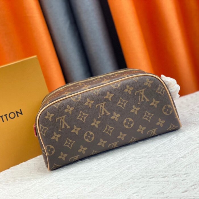 Louis Vuitton LV  Cosmetics Pouch Toiletry Bag Leather Handbag  Shoulder Bag - Image 8