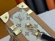 ⁦Louis Vuitton The Camera Box M10079 Shoulder Bag Handbag⁩ - الصورة ⁦7⁩