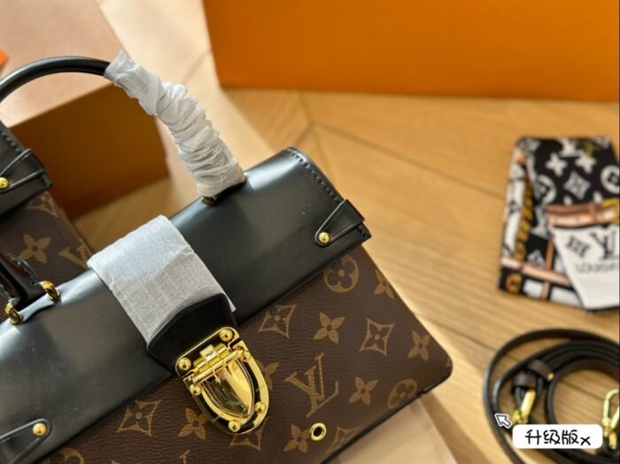 Louis Vuitton M43125 Shoulder Bag Handbag - Image 3
