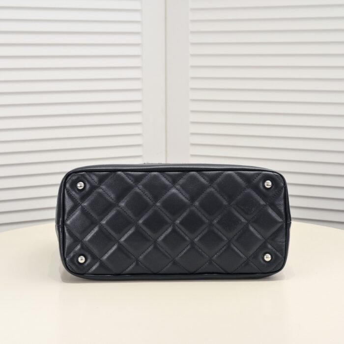 Chanel Tote Shopping Bag Vintage Shoulder Bag Handbag - Image 4