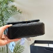 ⁦CHANEL HANDLE MINI CF Handbag⁩ - الصورة ⁦7⁩