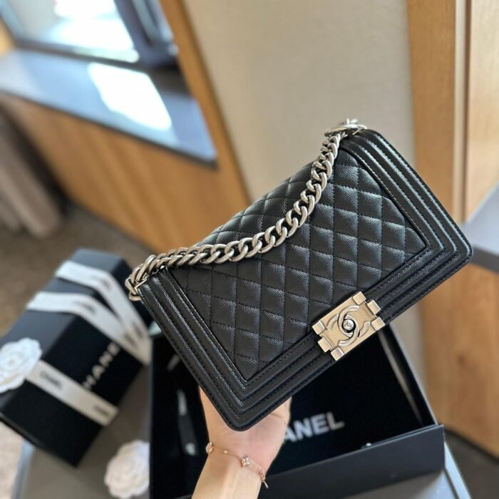 ⁦Chanel Leboy New Medium 25CM Caviar Shoulder Bag⁩ - الصورة ⁦4⁩