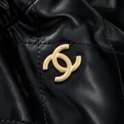 ⁦Chanel Drawstring Trash Bag Shoulder Bag Handbag⁩ - الصورة ⁦6⁩