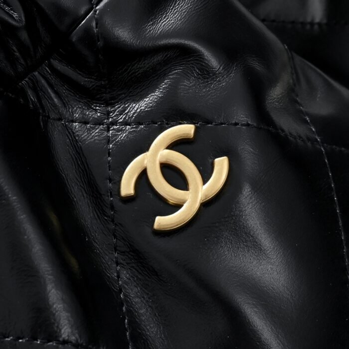 ⁦Chanel Drawstring Trash Bag Shoulder Bag Handbag⁩ - الصورة ⁦6⁩