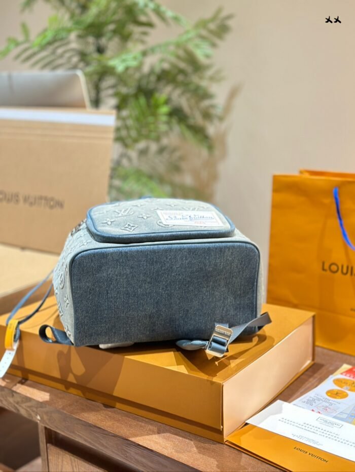 ⁦Louis Vuitton Denim Backpack Bag⁩ - الصورة ⁦7⁩