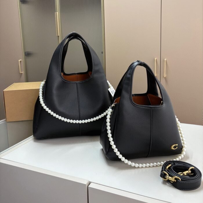 ⁦Coach Lana Shoulder Bag 33⁩ - الصورة ⁦2⁩