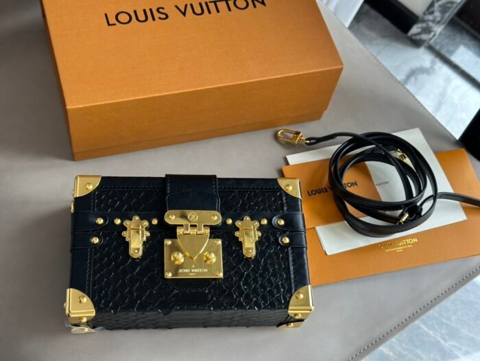 ⁦Louis Vuitton Trunk Shoulder Bag Handbag⁩ - الصورة ⁦5⁩