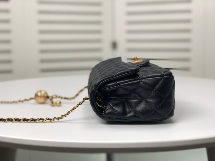 ⁦Chanel Cross Body Metal Ball Chain Shoulder Bag Handbag⁩ - الصورة ⁦2⁩