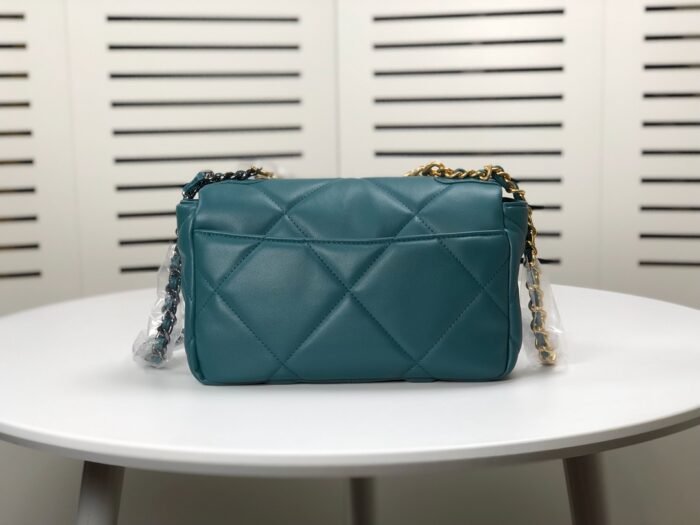 Chanel Lambskin Quilted Small 19 Flap Shoulder Bag Handbag - Image 3