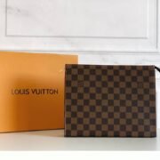 ⁦Louis Vuitton LV Toiletry Pouch Handbag Clutch Bag M46037⁩ - الصورة ⁦4⁩