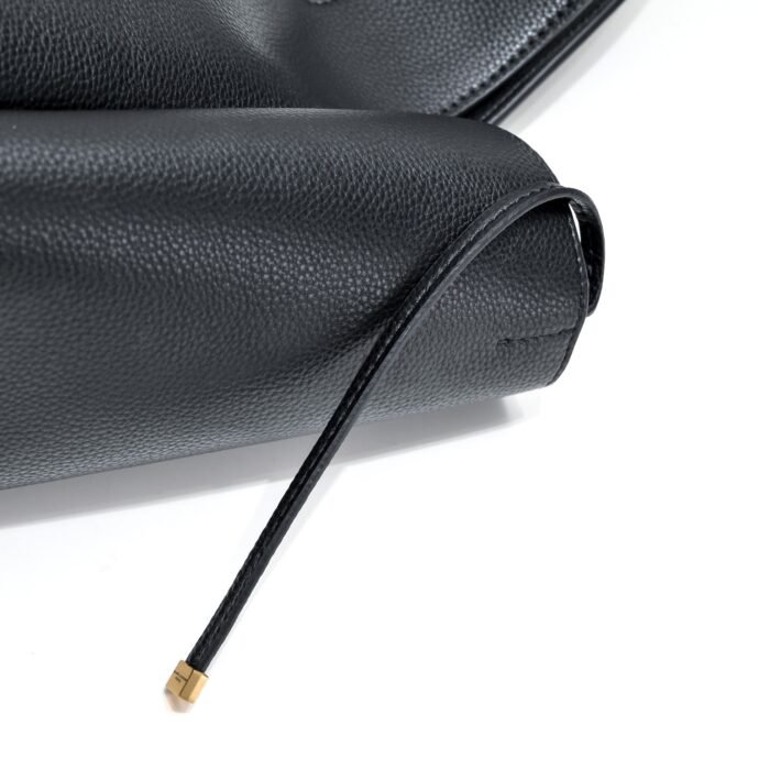Saint Laurent LE 5 À 7 bea in grained leather Tote Bag - Image 11