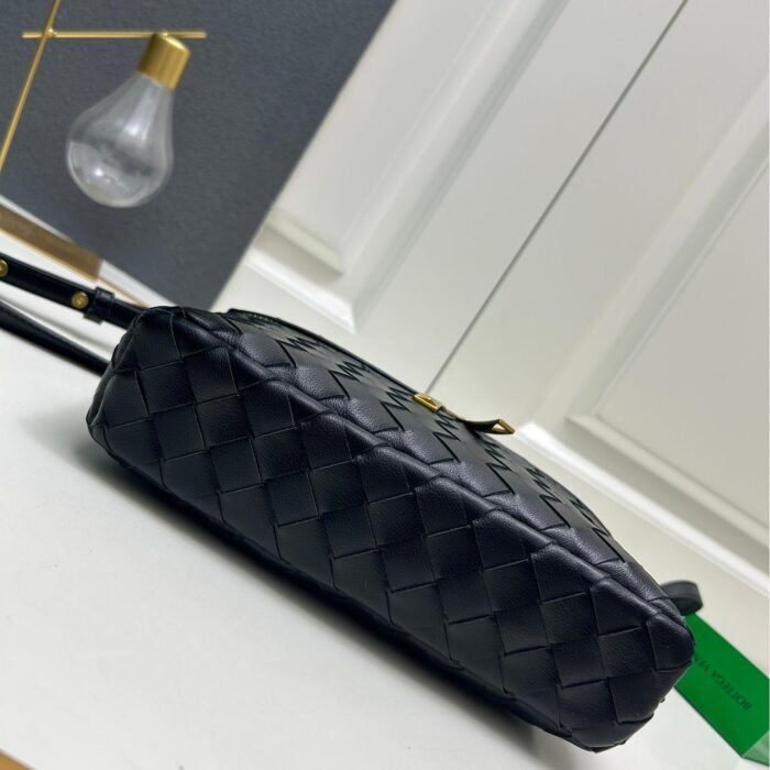 ⁦Bottega Veneta Intrecciato Mini Shoulder Crossbody Cosmetic Bag⁩ - الصورة ⁦10⁩