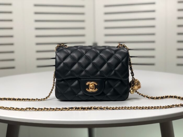 ⁦Chanel Cross Body Metal Ball Chain Shoulder Bag Handbag⁩ - الصورة ⁦1⁩