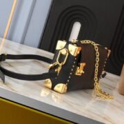 ⁦Louis Vuitton LV Side Trunk Shoulder Handbag Crossbody Bag⁩ - الصورة ⁦4⁩