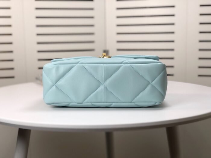 Chanel Lambskin Quilted Medium19 Flap Shoulder Bag Handbag - Image 6