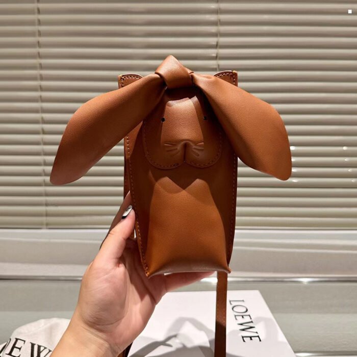 ⁦Loewe Rabbit Shaped Shoulder Bag⁩ - الصورة ⁦6⁩