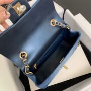 ⁦Chanel 10A Rectangular Flap Bag Blue Denim Antique Gold Hardware Top Mirror Quality Version⁩ - الصورة ⁦5⁩