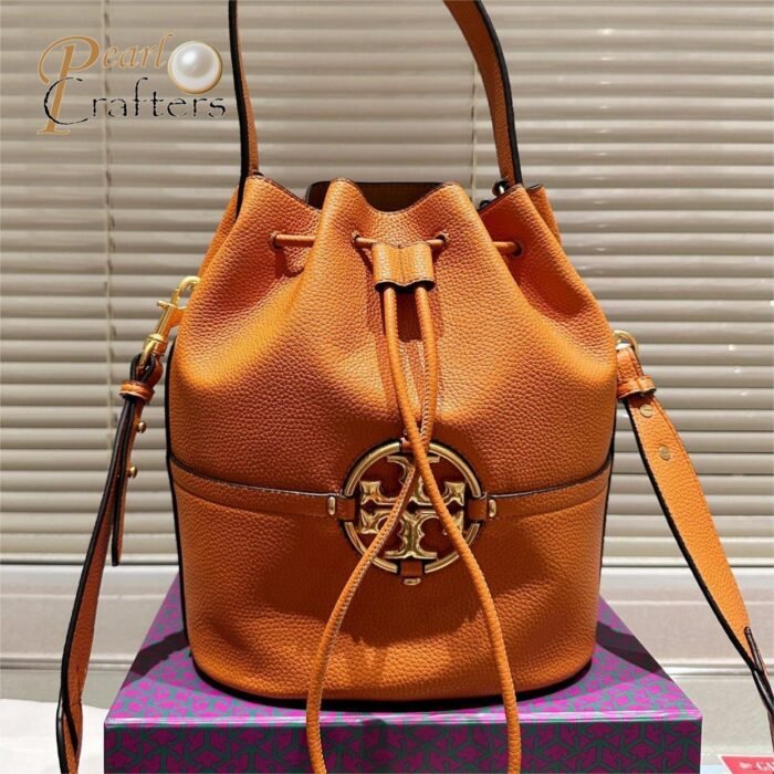 Tory Burch New miler good looking bucket bag - Image 3