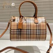⁦Burberry Bowling Bag Mini⁩ - الصورة ⁦4⁩