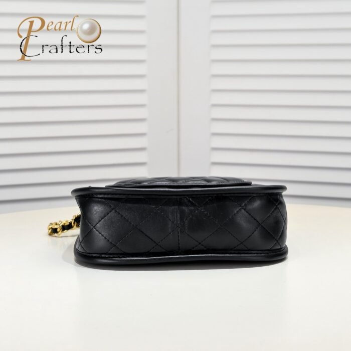 ⁦Chanel 24S Half Moon  Hobo Underarm Bag  Shoulder Bag Handbag⁩ - الصورة ⁦4⁩
