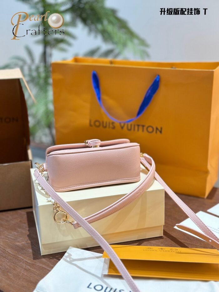Louis Vuitton Mini Diane Shoulder Bag Handbag - Image 8